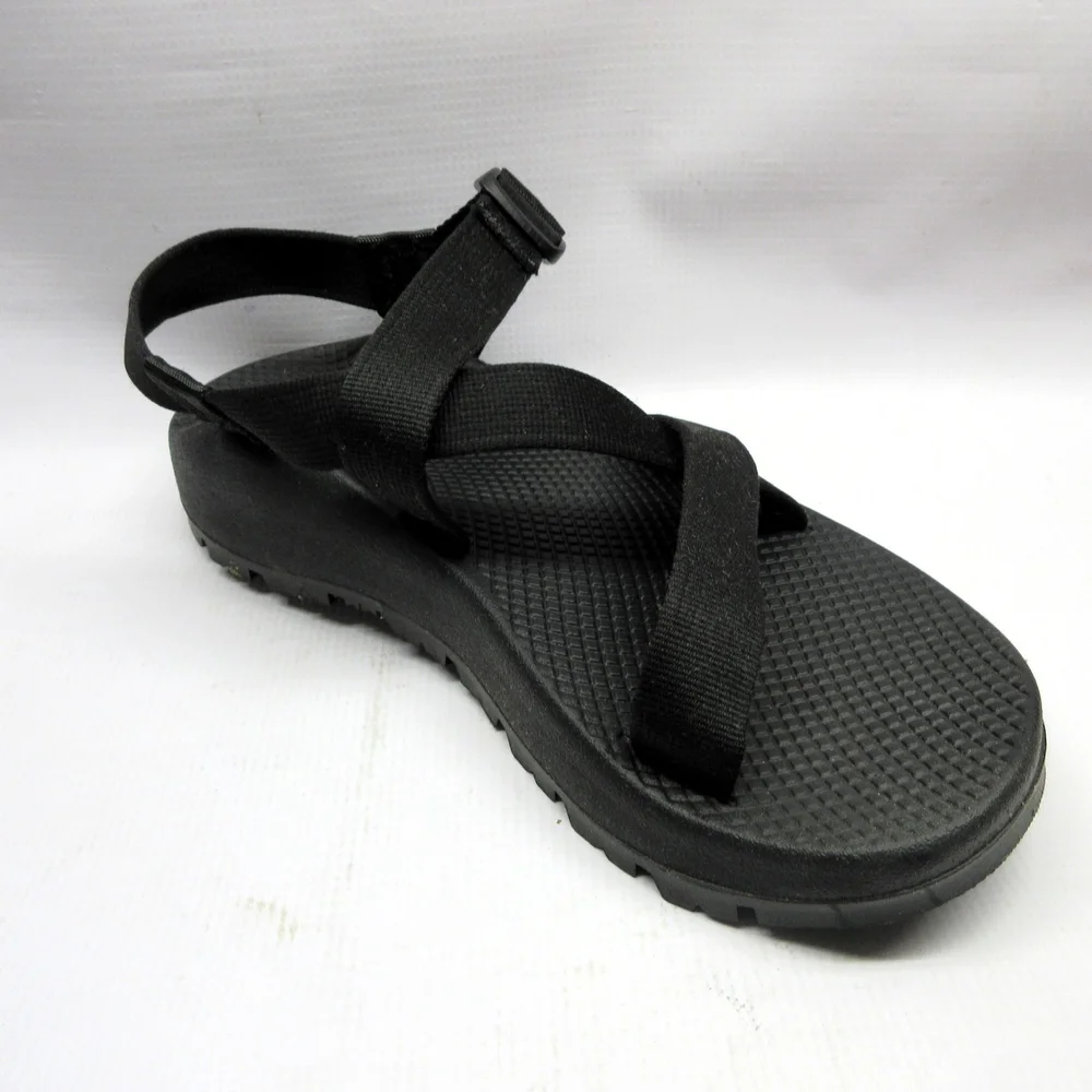 Men’s Size 9 Black Chacos ?preset=dw-large main image 2