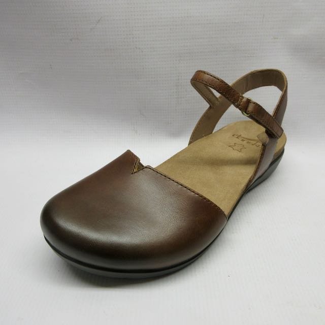 Dansko Shoes Women Rowan in Tan Size 38 Left.jpeg