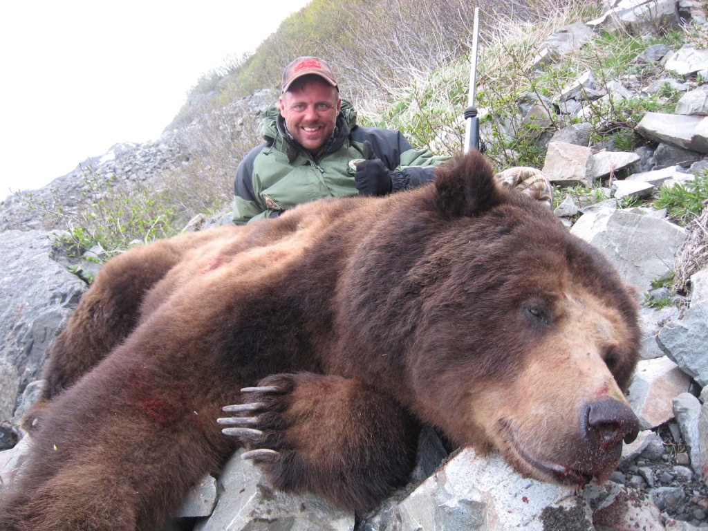 thumb_Yakutat Alaska 2010-Brown Bear 006_1024.jpg