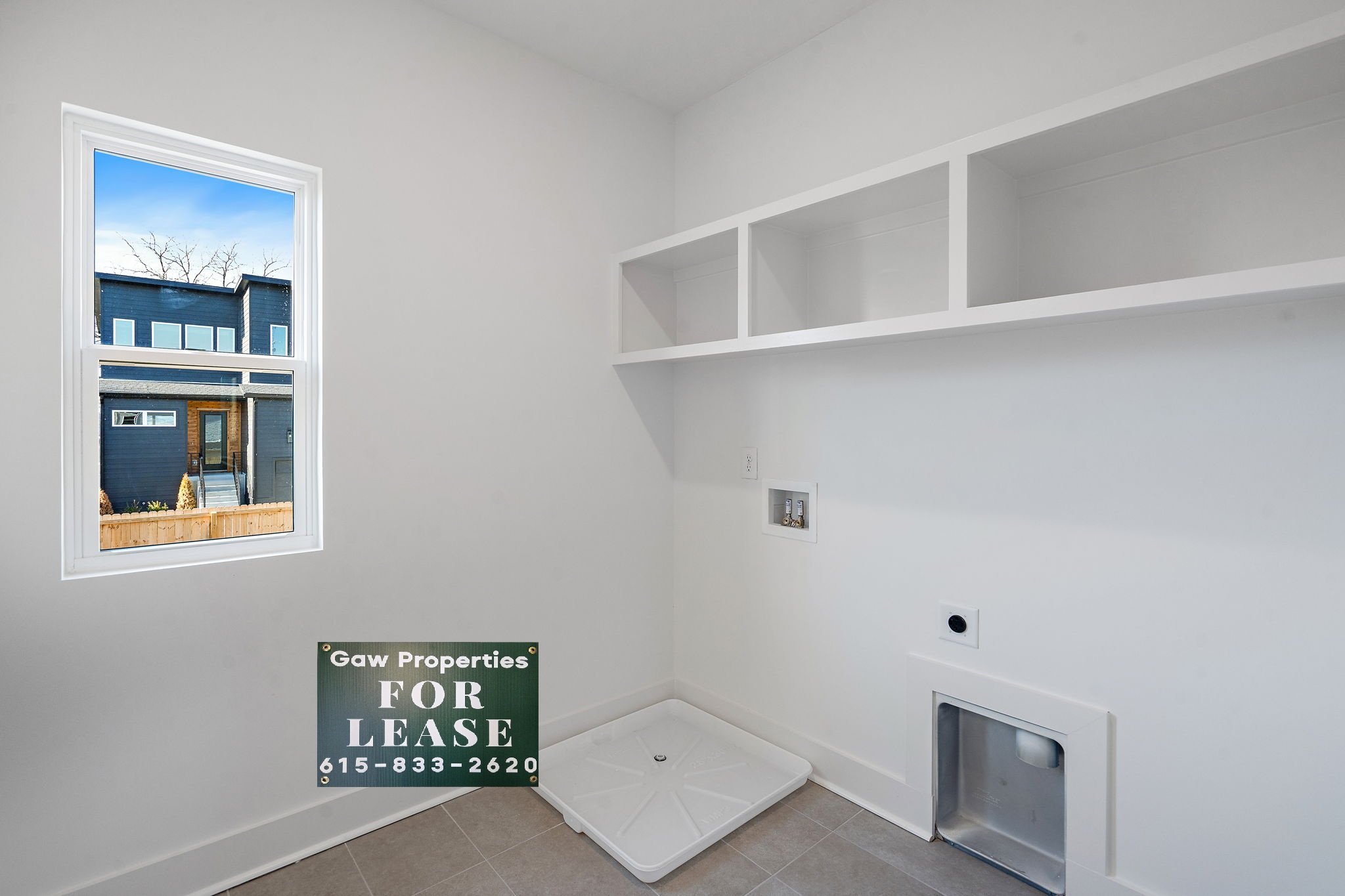 17-Pixel Crew_2117 Courtney Ave 13.jpg
