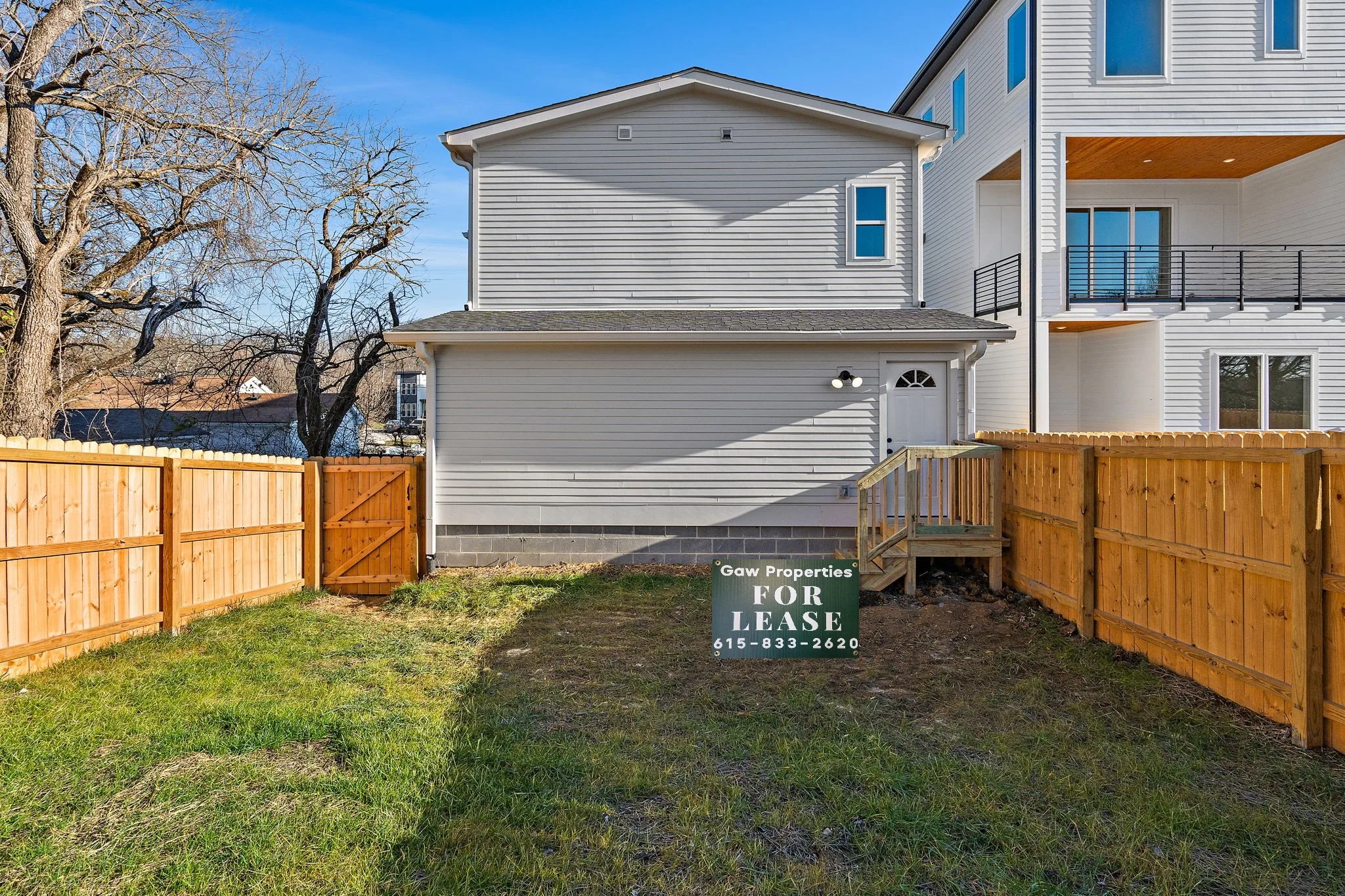 33-Pixel Crew_2117 Courtney Ave 32.jpg