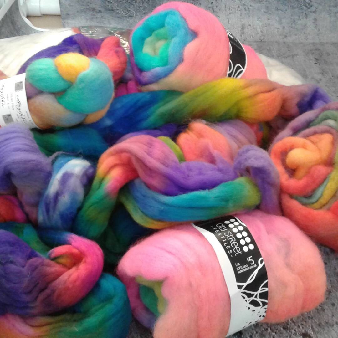 Getting a slow start. Love the comfort of the #teamspinfoolish group, so I don't feel bad moving at a slow and steady pace though. #tourdefleece #tourdefleece2017