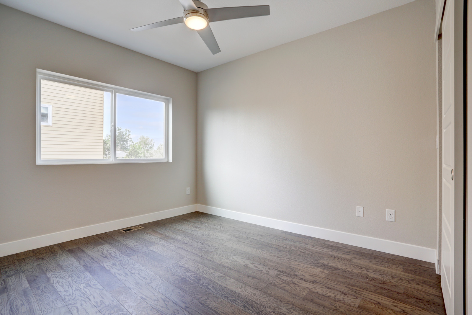 07_2890_W_Parkside_Place7_mls.jpg