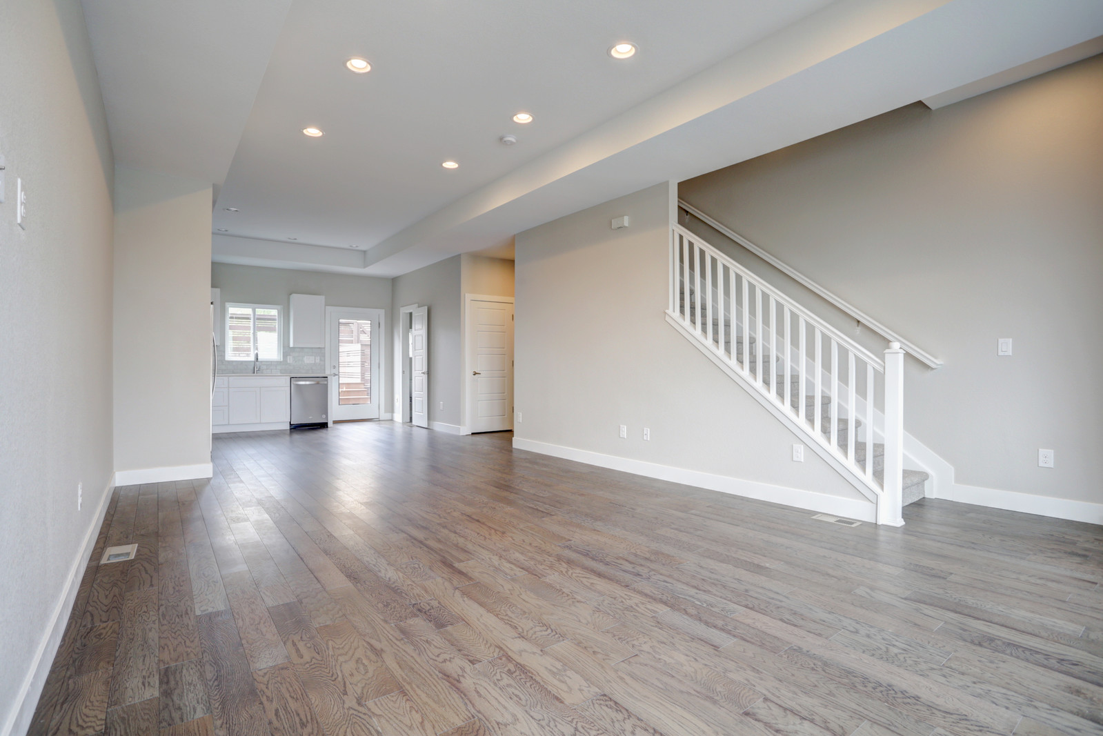 01_2884_W_Parkside_Place1_mls.jpg