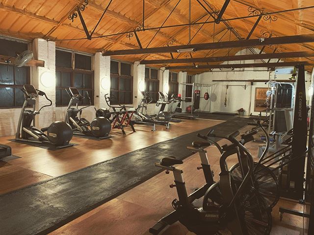 Upstairs HIIT cardio area at Studio1 is pretty much complete now, just need to order the &ldquo;torque tank&rdquo; geared resistance prowler / sledge and we&rsquo;ll have every kind of torture machine up there 😂😂 #bodybuilding #prepcoach #traininsa