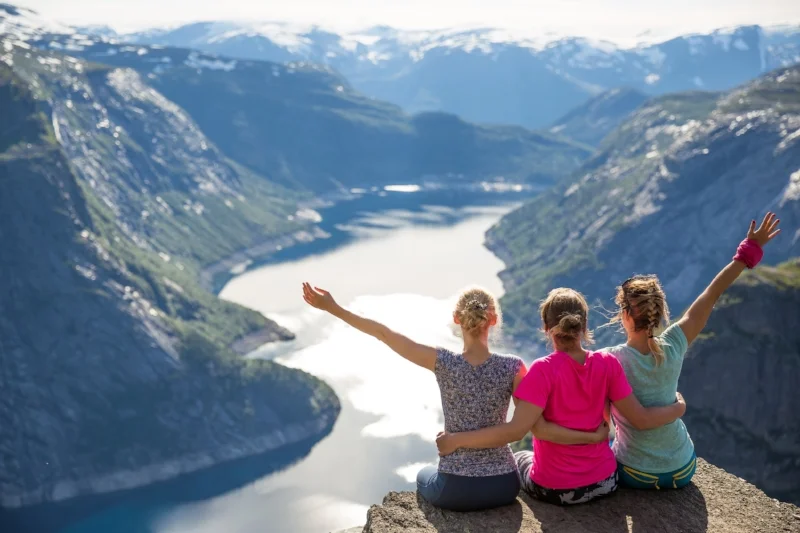 hiking-to-trolltunga-4.jpg