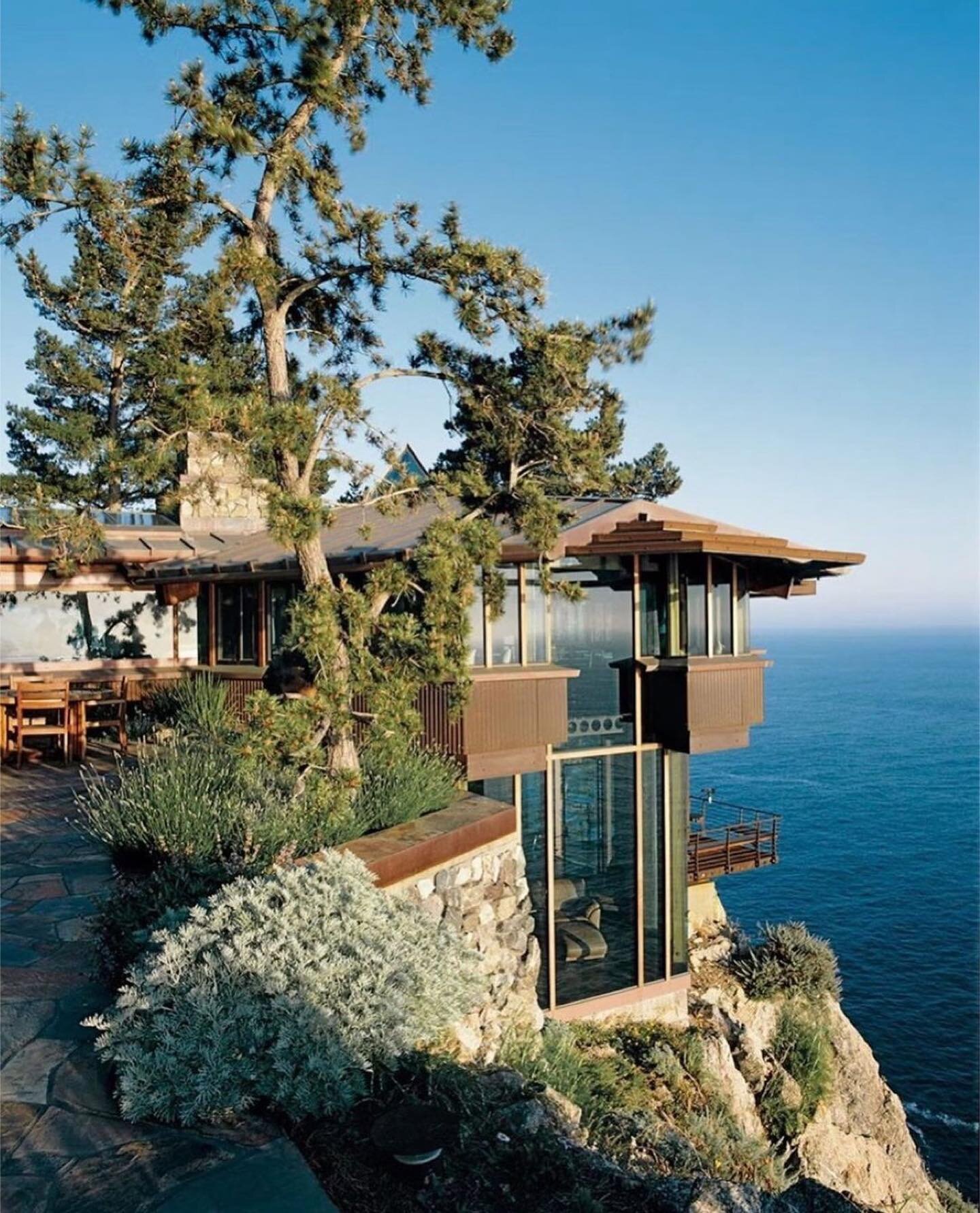 Repost from @mattmurphynyc
&bull;
My inner Californian is missing the landscape and Big Sur! This place would work nicely 😎 designed originally by Richard Clements, Jr. (USC),the Partington Point Cliffhouse appears to grow out of its site, with an a