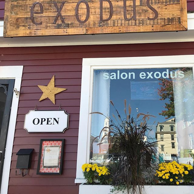 Outside the Salon! Have you seen this building before, if you have, stop by and get a color or haircut!😊💇&zwj;♀️💇&zwj;♂️ #hair #colorandcut #salonexodus