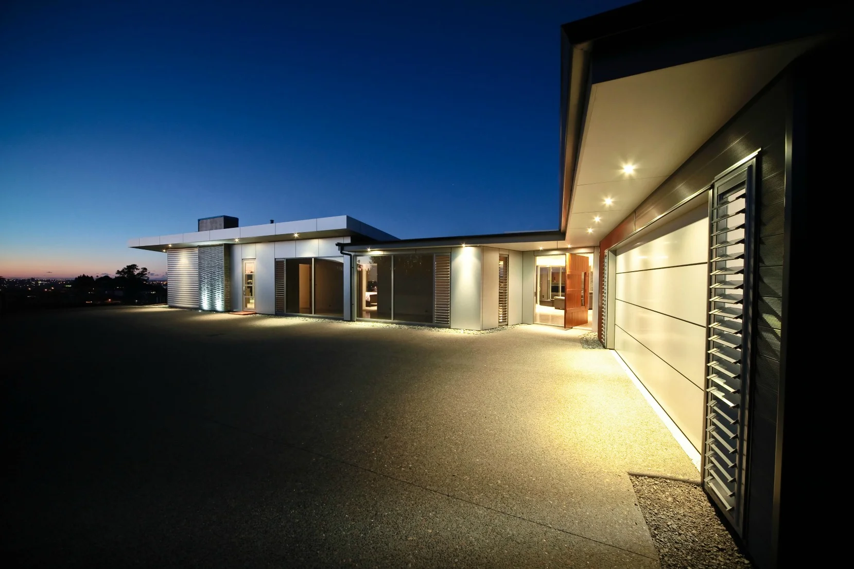 D&L C.Cotton 96c Boscabel Dr Ext2MED.jpg