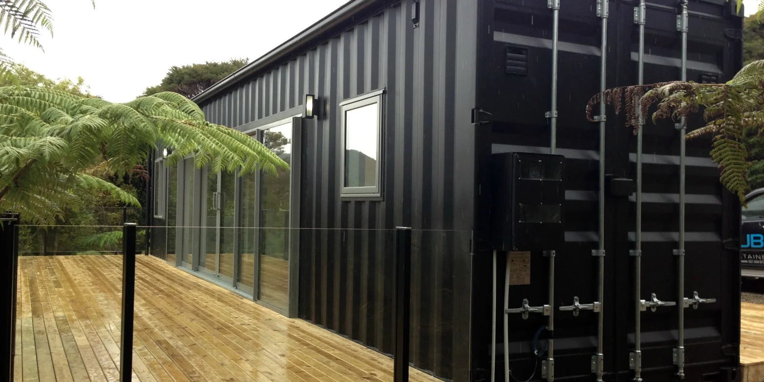 Tuateawa Black House