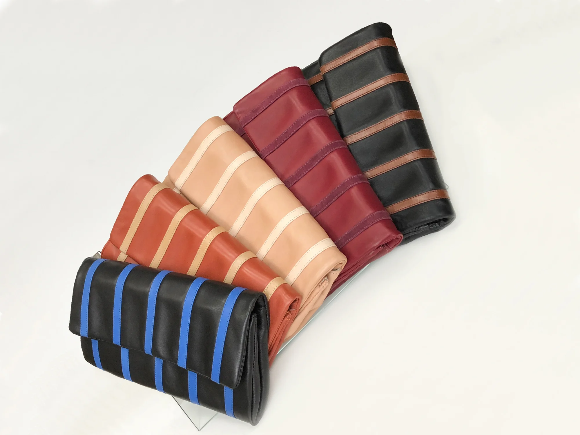 Clutch-multicolors-softbody.jpg