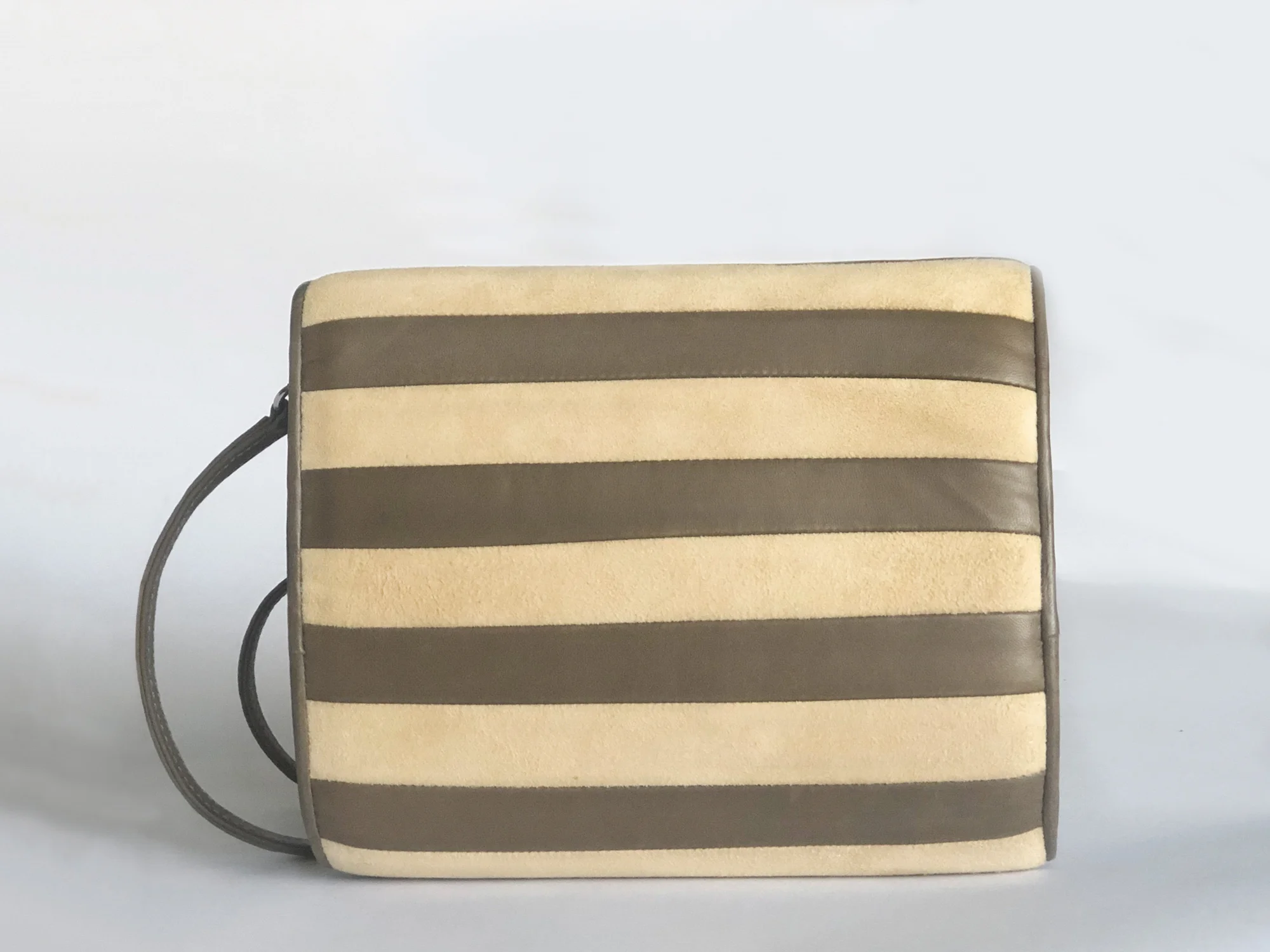 Shoulderbag_striped_lambskin_lambsuede_back.jpg