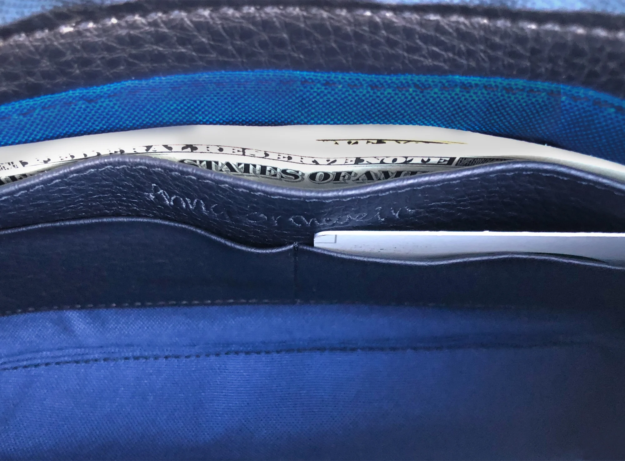 Ziptop_Salmonskin_wallet_Interior.jpg
