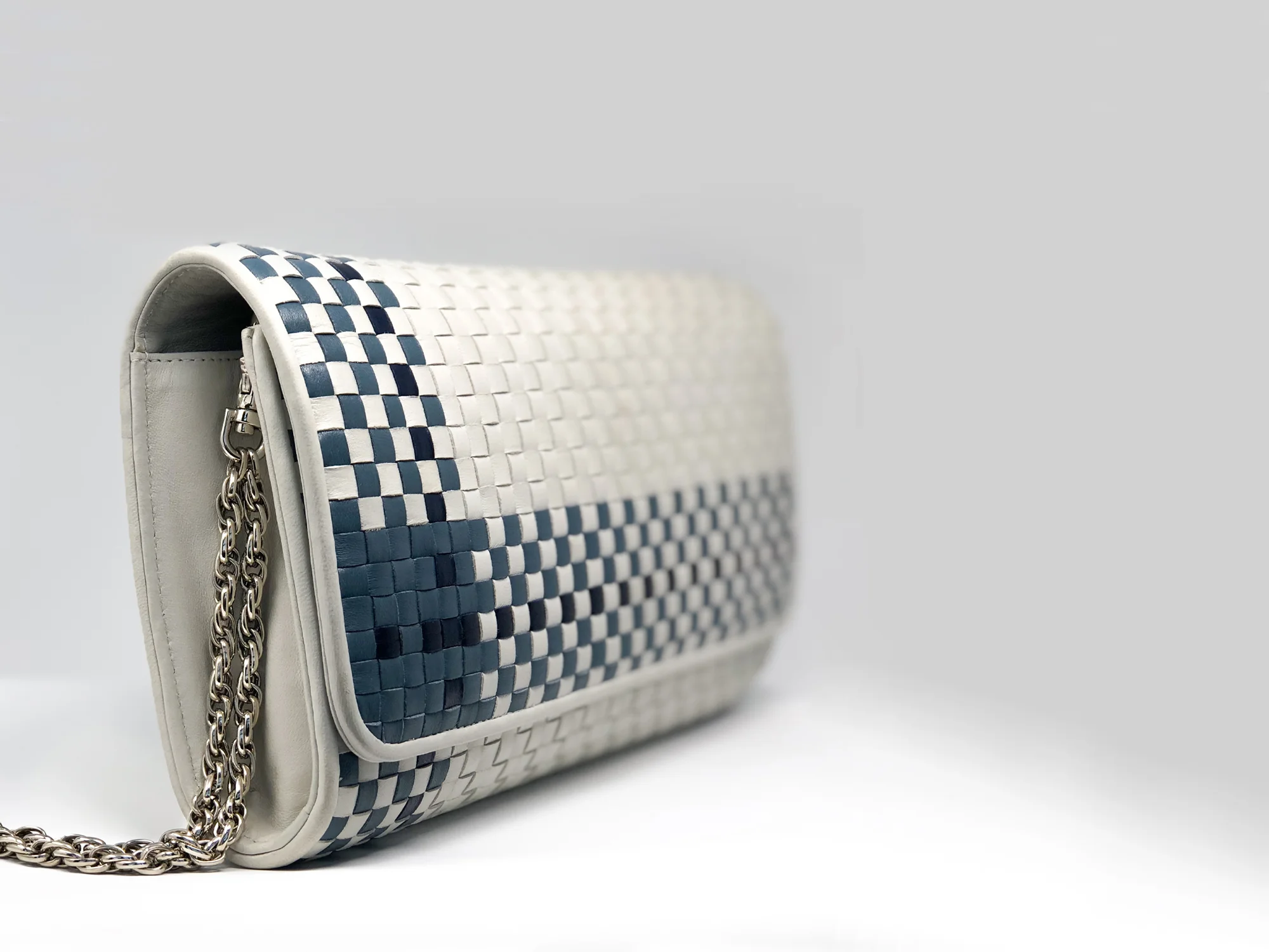 shoulderbag_woven_lambskin_blue_gray_crossbody.jpg