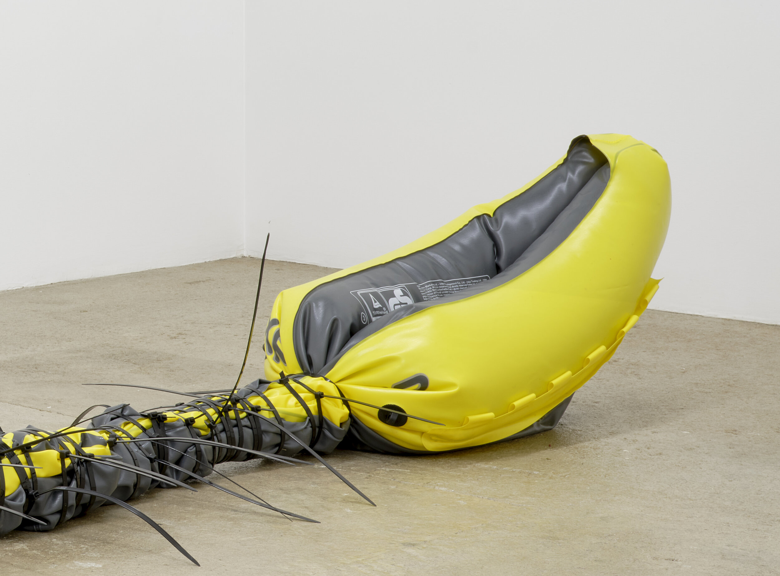  Bat-Ami Rivlin  Untitled (inflatable kayak, zip ties) , 2020 (detail) inflatable kayak, cable ties 20 x 18 x 110 inches (51 x 46 x 280 cm)&nbsp; BR6 