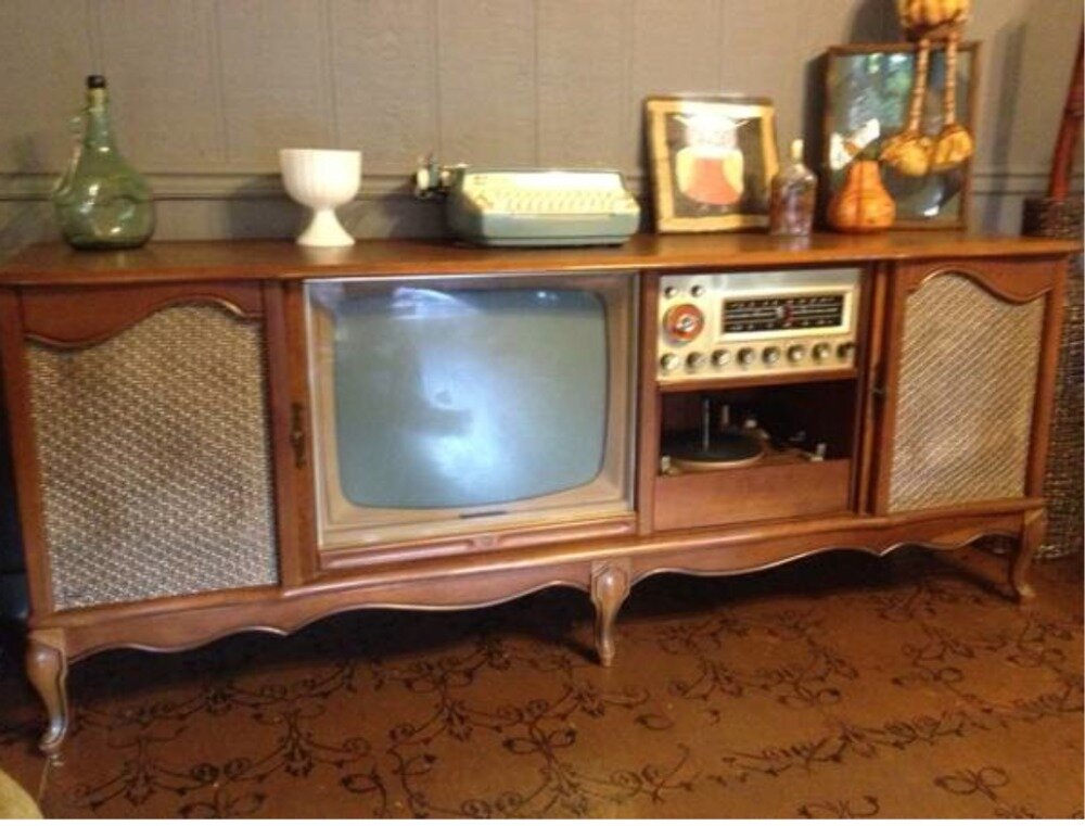 Circa 1950’s Curtis Mathes TV/Stereo Cabinet Circa 1950’s Curtis Mathes TV/Stereo Cabinet