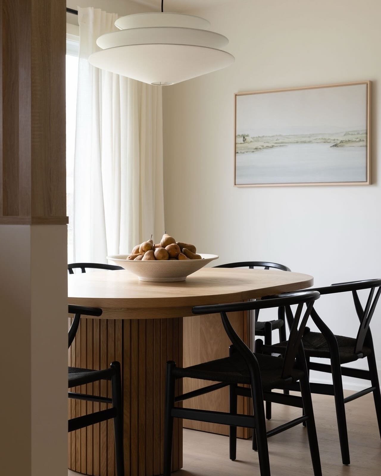 Soft natural light. Warm wood at your fingertips.
Subtle contrast layered with intention.
A place where stories gather and time lingers.
.
.
.
#ProjectJenner
Design | @katrosedesign 
Build | @lucon.inc 
Photography | @bheathertownsend 

#katrosedesig