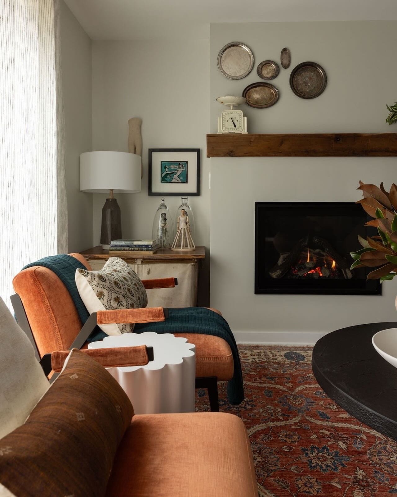 Storied pieces and the quiet harmony of old and new.
Where patina meets polish, and the warmth of the past holds space for the present.
.
.
.
#TheSpruceHouse
Design | @katrosedesign
Photography | @bheathertownsend 

#interiordesign #houseandhome #edi