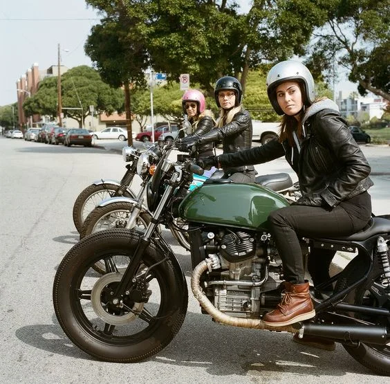 Womens Moto Exibit