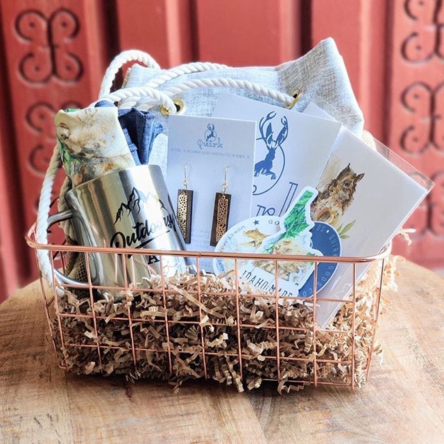 ❌ G I V E A W A Y ❌
Ready to win an amazing gift basket filled with incredible local goodies?! Before you do, let’s meet Nikki and Michelle.
Starting as little girls with big imaginations, these ladies made stuff. Crafting was their playtime. Encouraged by their mom's to always be true to themselves, they’ve kept on making and imagining.
These 2 met in college over 10 years ago & have been talking about combining forces and creating a company that showcases their love of art, quirkiness, and the outdoors, for years now.
TODAY, I’m partnering with @getyourquirkon and giving away an amazing gift basket worth $100!!! It’s filled with some of their favorite things that I know you’ll LOVE 💕. I met both Michelle and Nikki at @collabovercompetitionmixer after I reached out because I LOVED their site and their business name .
Ready to enter?! 1) LIKE this post
2) FOLLOW @getyourquirkon + @boise_bucketlist
3) TAG at least 2 friends below ( more tags = more entries). That’s it!!! Winner will be selected on Sunday . In the meantime, head to @getyourquirkon & cross them off your #Supportlocal #BucketList 💕 #NampaBusiness #BuyLocal