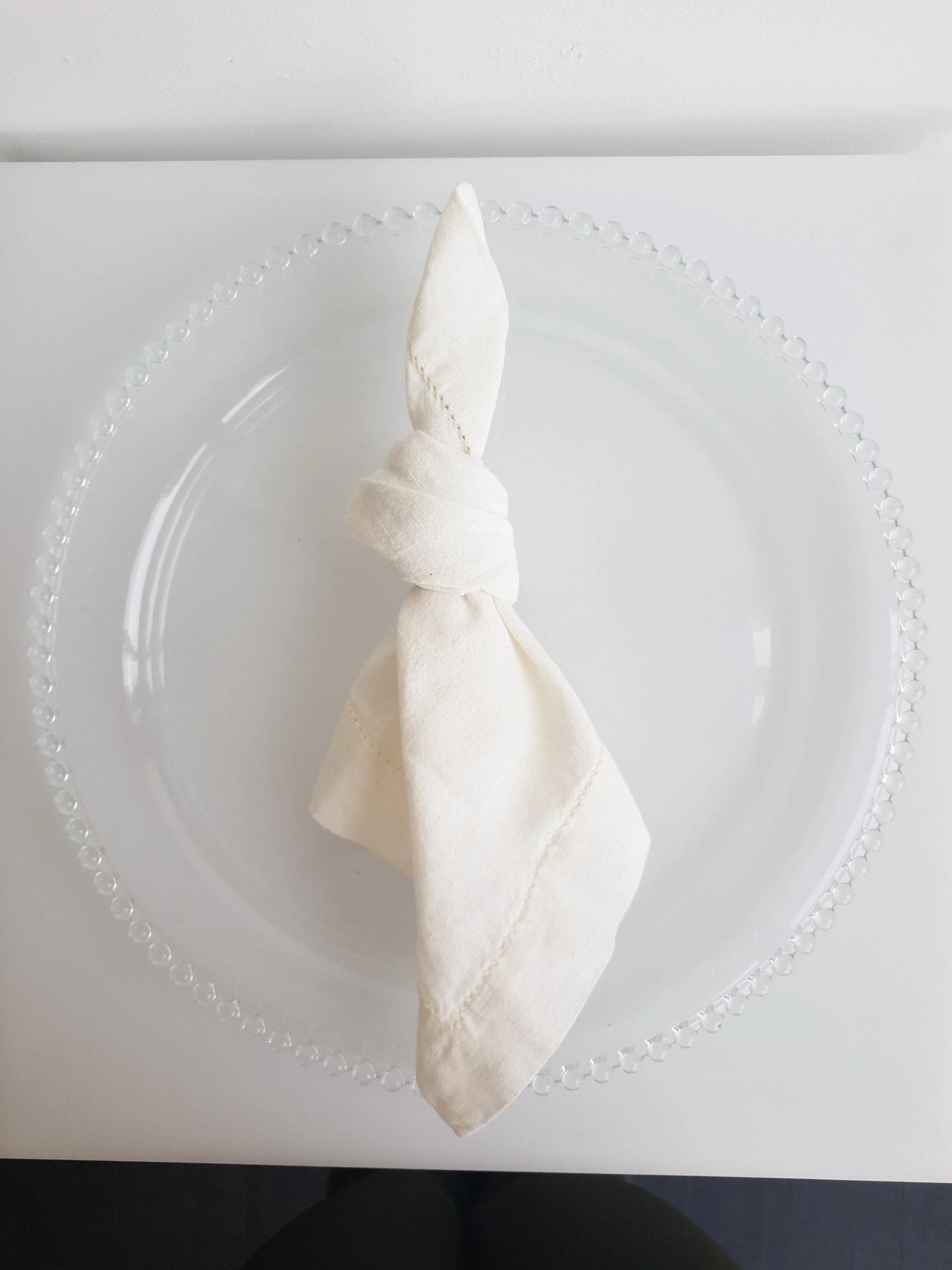WHITE STITCH DETAIL NAPKIN $2+GST