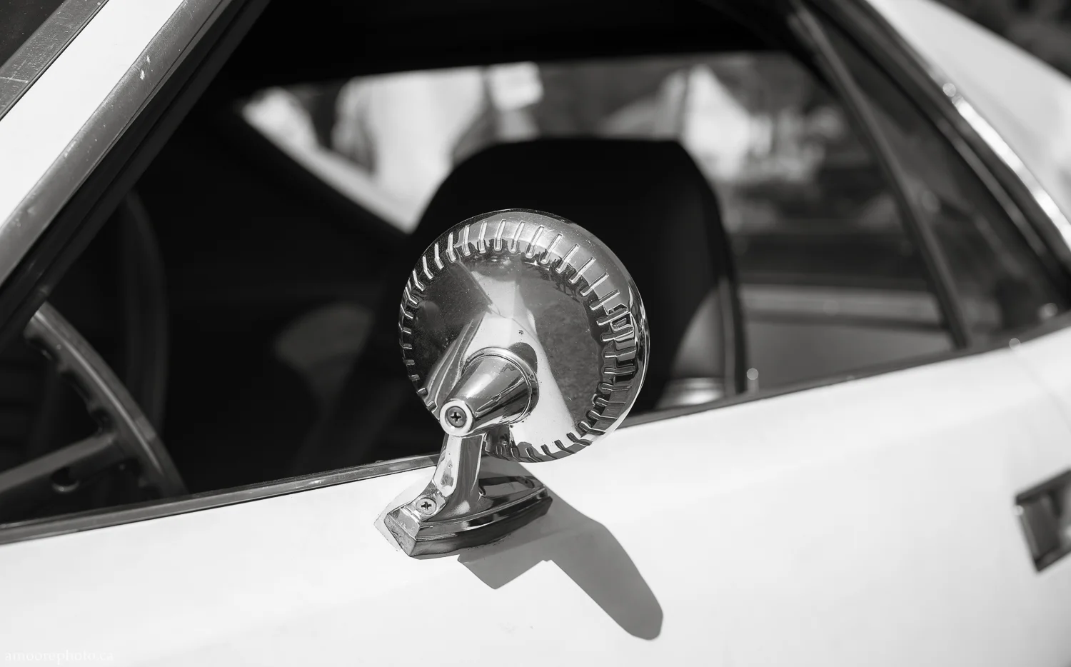  1/320, f/5, ISO 100, 50mm (variable ND filter) 