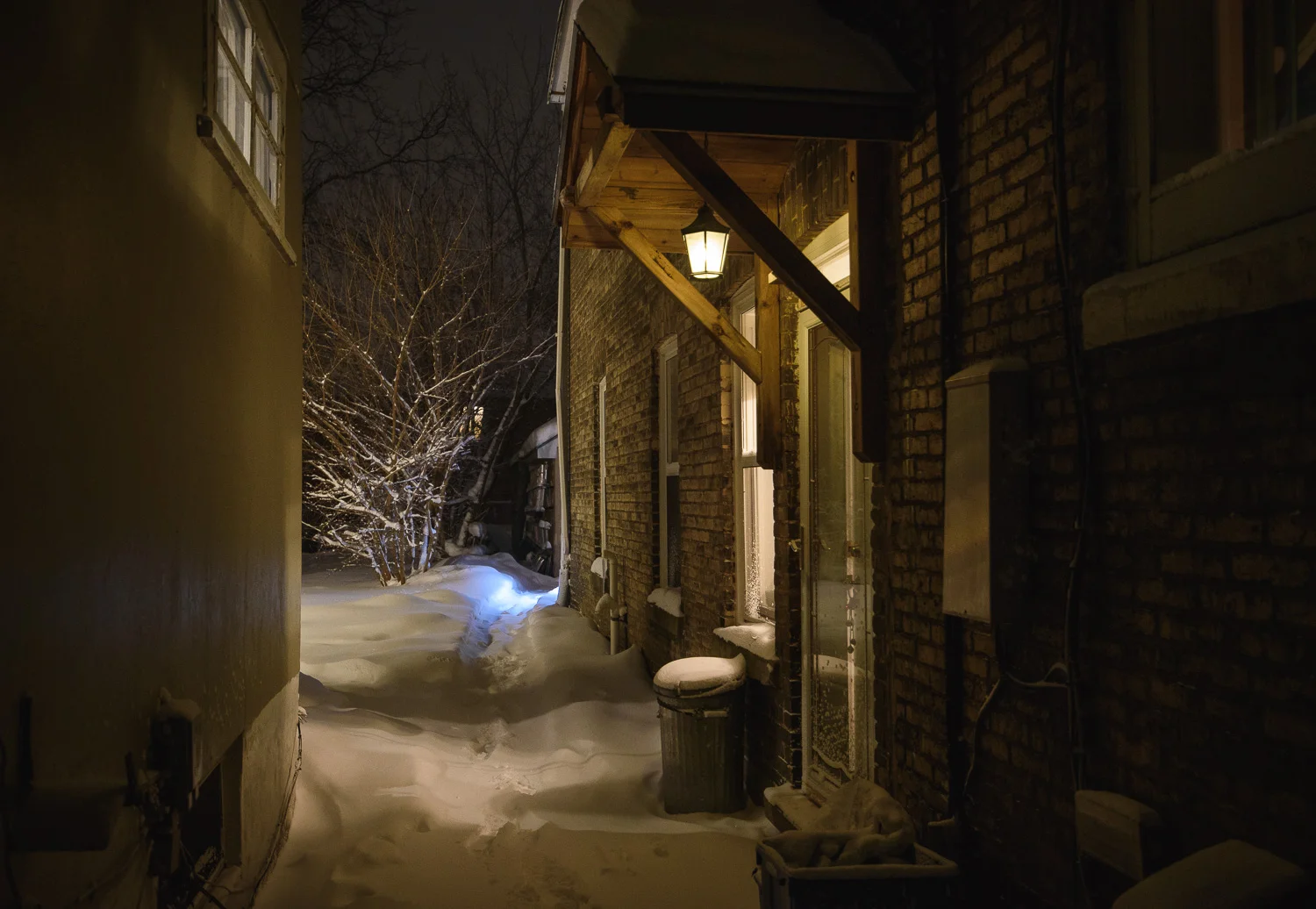  1/30, f/2.8, ISO 3200, 30mm 