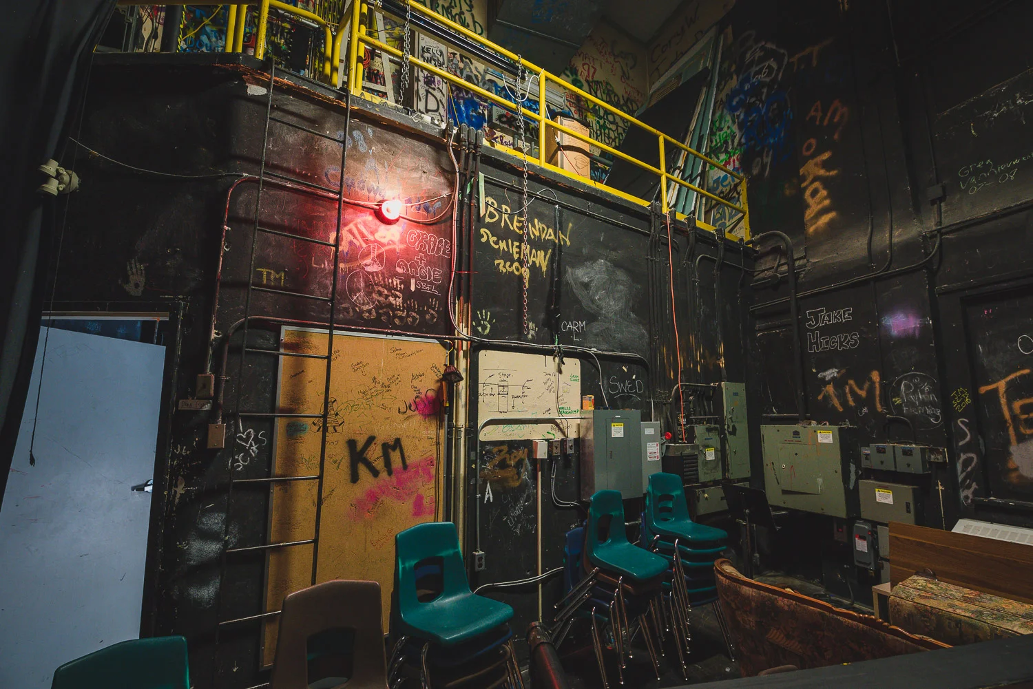  1/20, f/4, ISO 3200, 15mm 