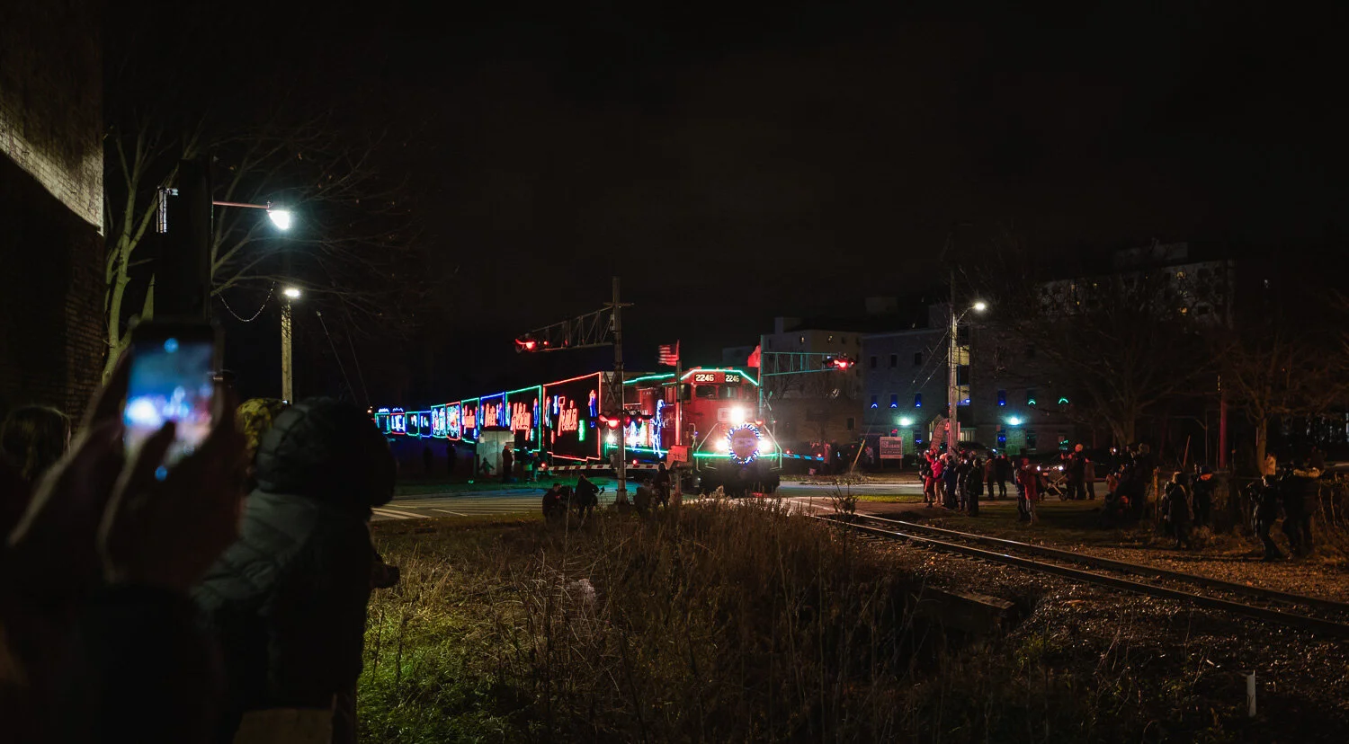  1/50, f/2.8, ISO 3200, 30mm 