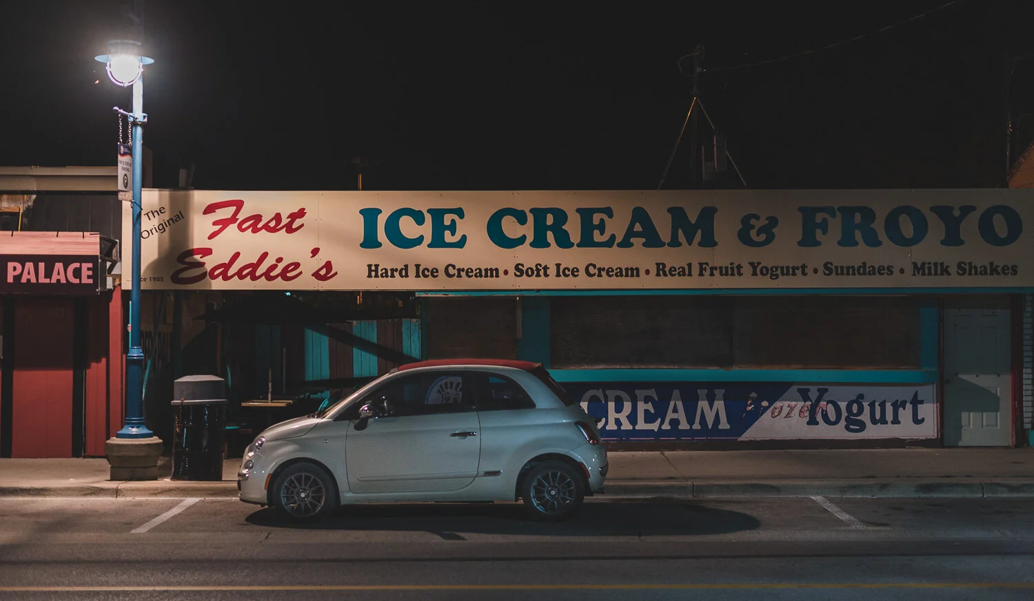  1/60, f/2.2, ISO 1600, 50mm 