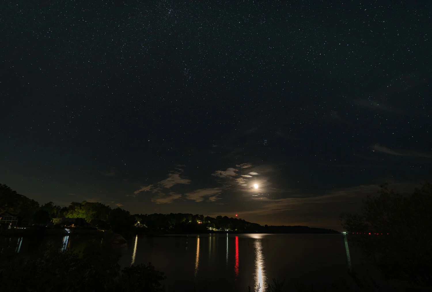  10 seconds, f/2.8, ISO 400, 19mm 