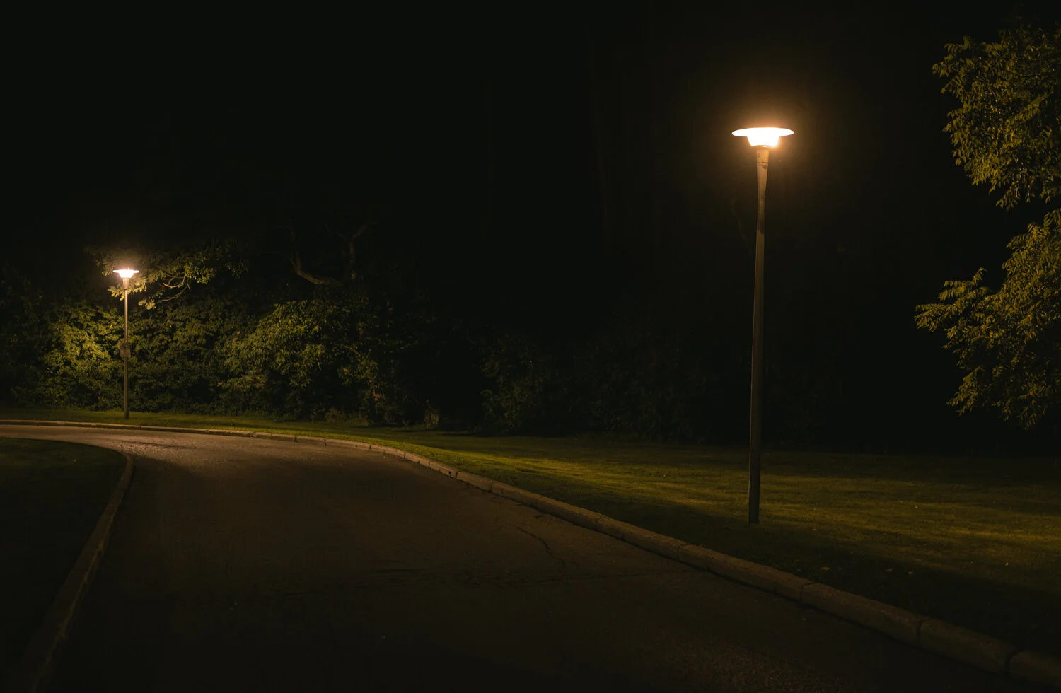  1/60, f/2, ISO 3200, 50mm 