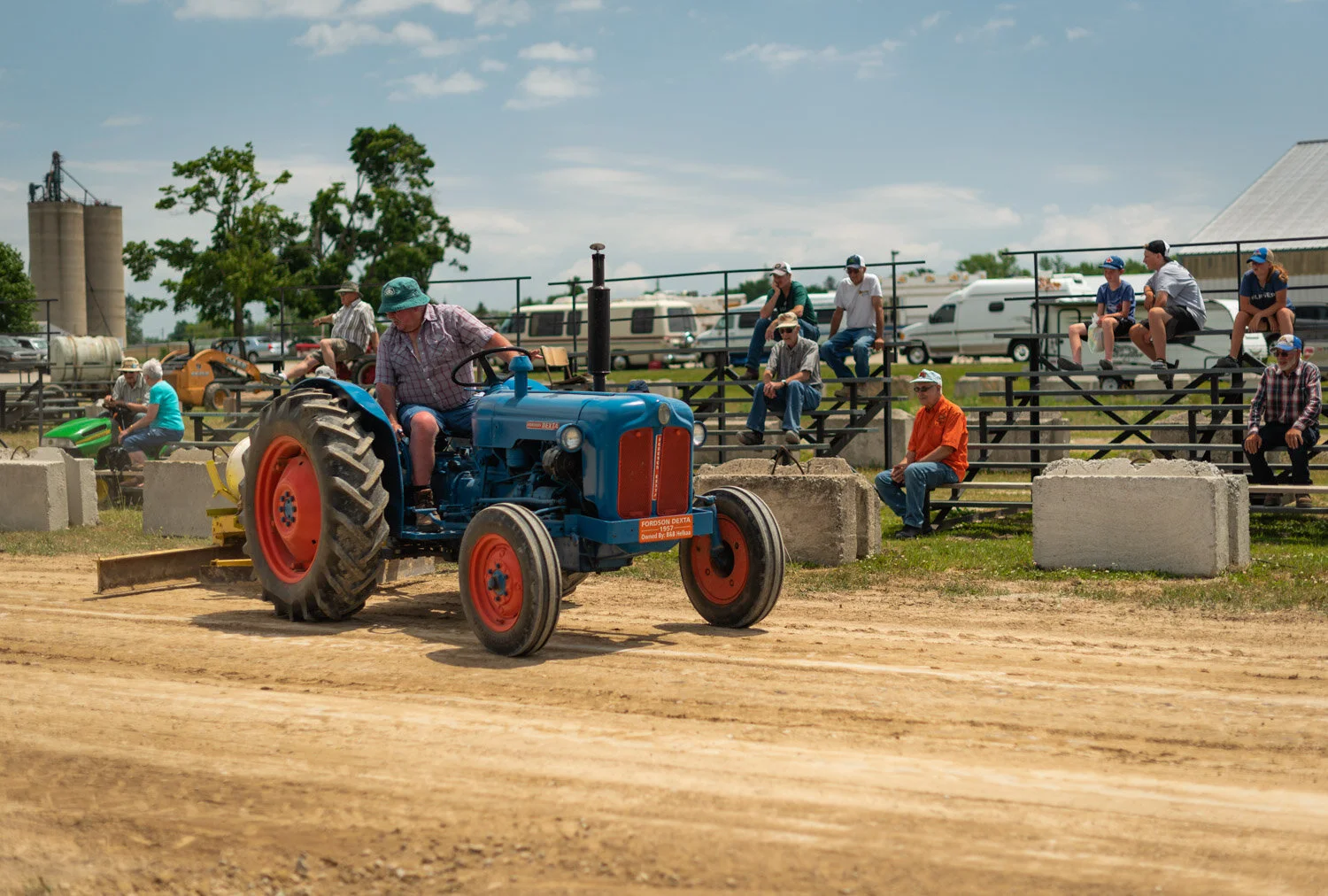  1/4000, f/2, ISO 100, 50mm 