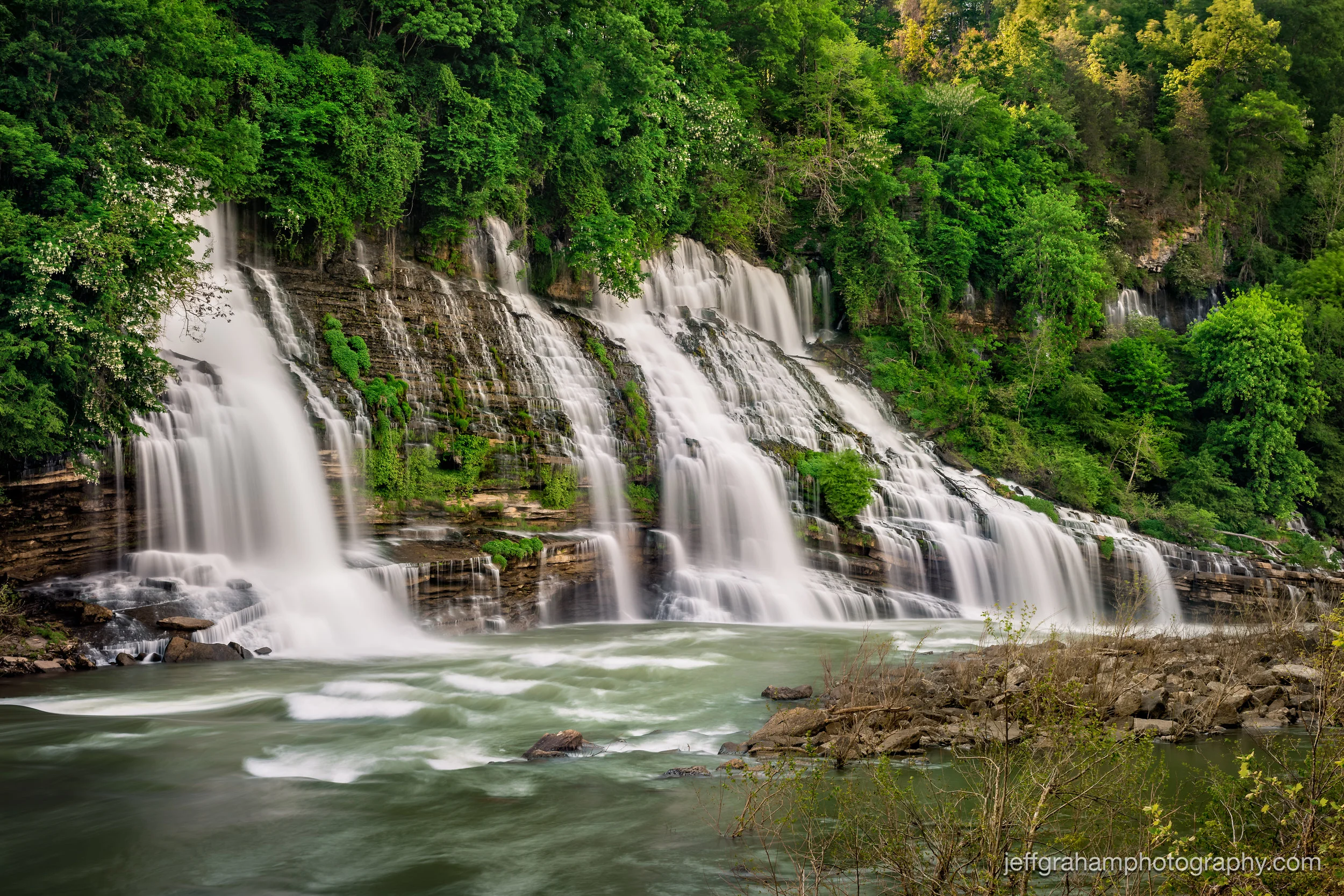 Canon 5D MKIII | 50mm f/1.2L | f/8 | 2.5 sec | ISO 50 | B+W 72mm F-PRO ND 1.8-64X MRC