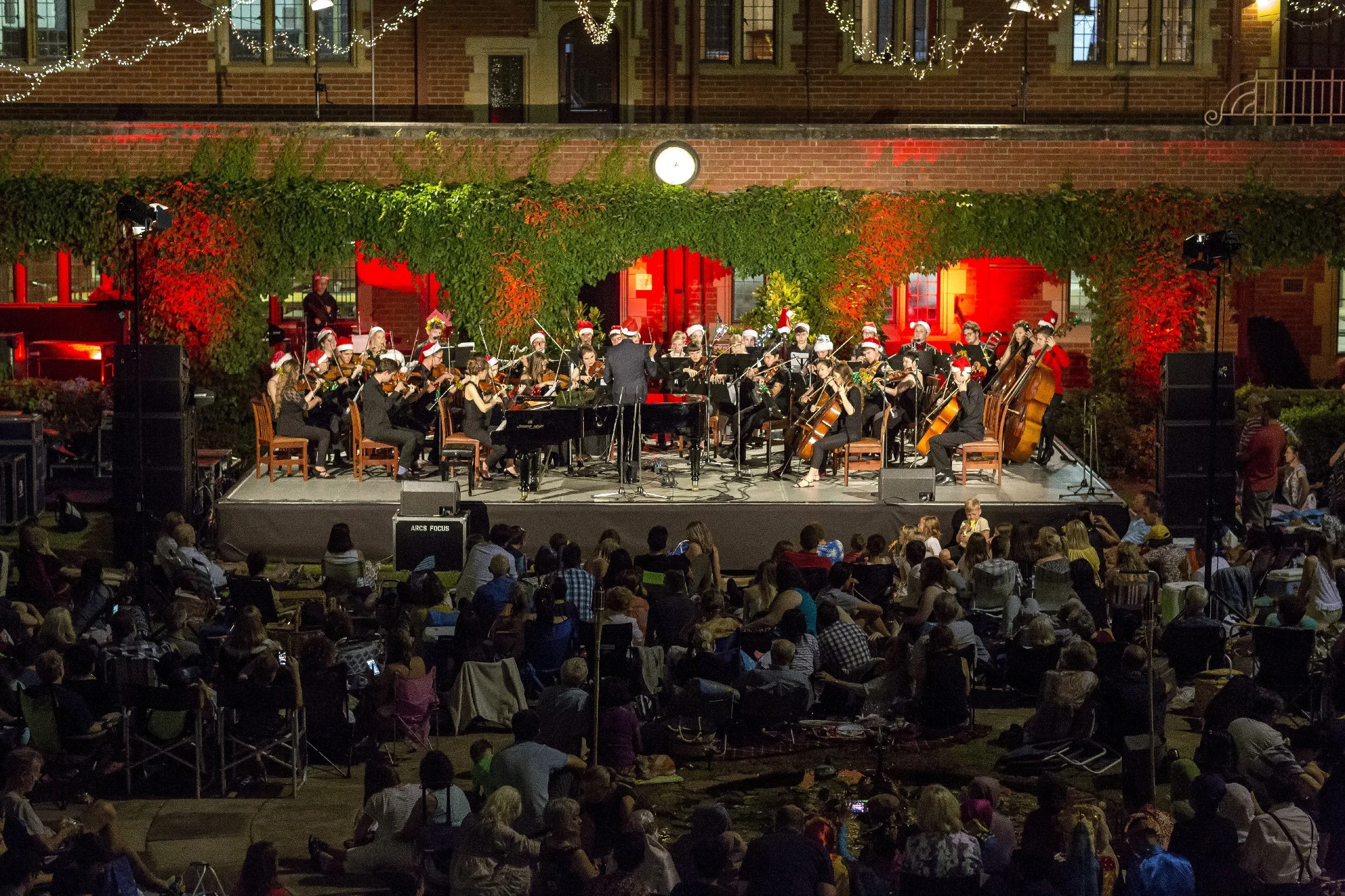 21/12/2015: First Performance of a Full Symphonic Orchestra Christmas in the Quad sees the first performance of a full symphonic orchestra at the College, and the first performance of a large ensemble in the open air.