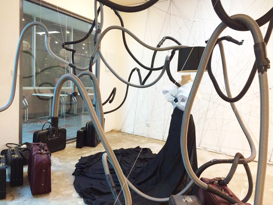 JUNKED TRAVEL