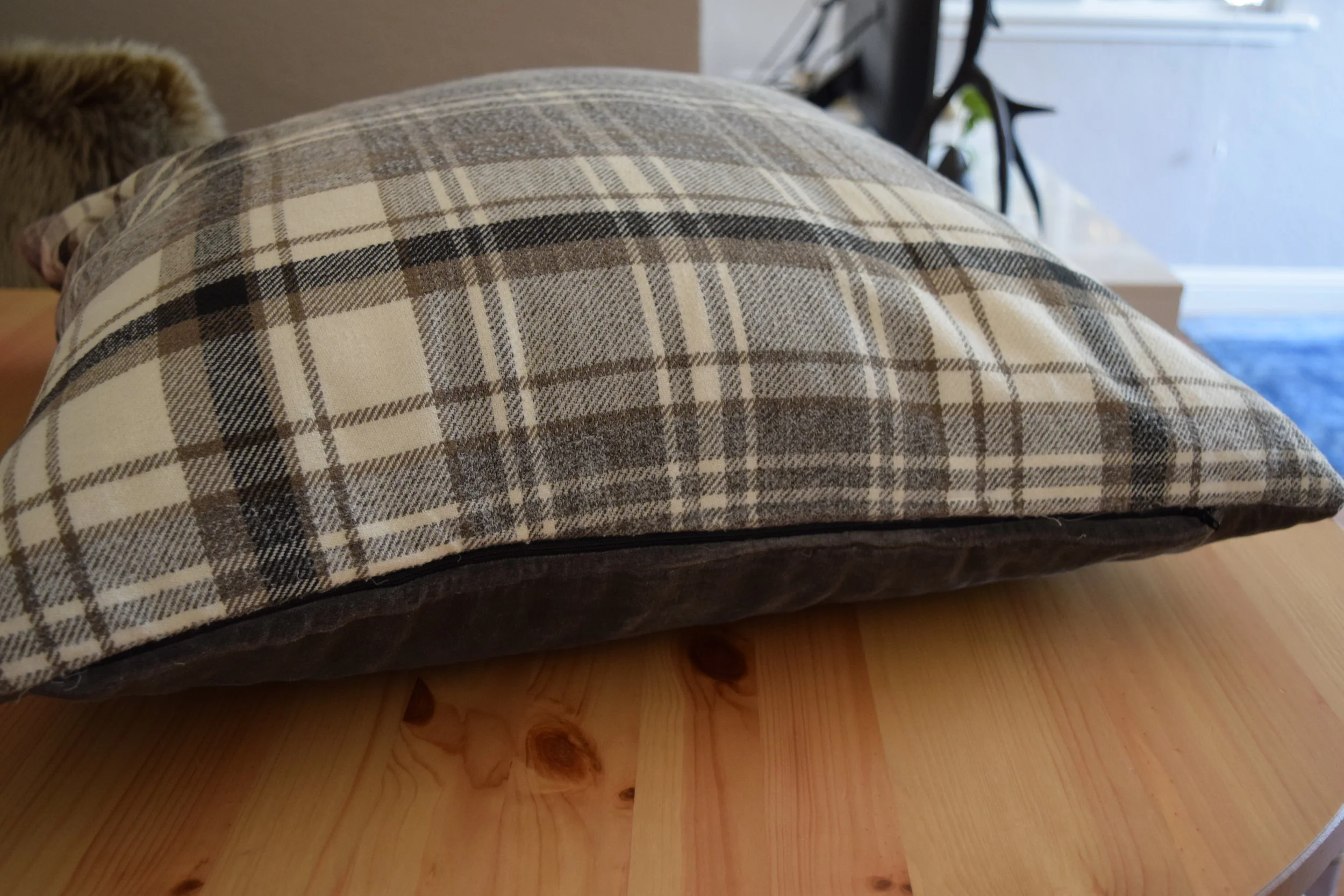 Adding Zippers to Throw Pillow Covers