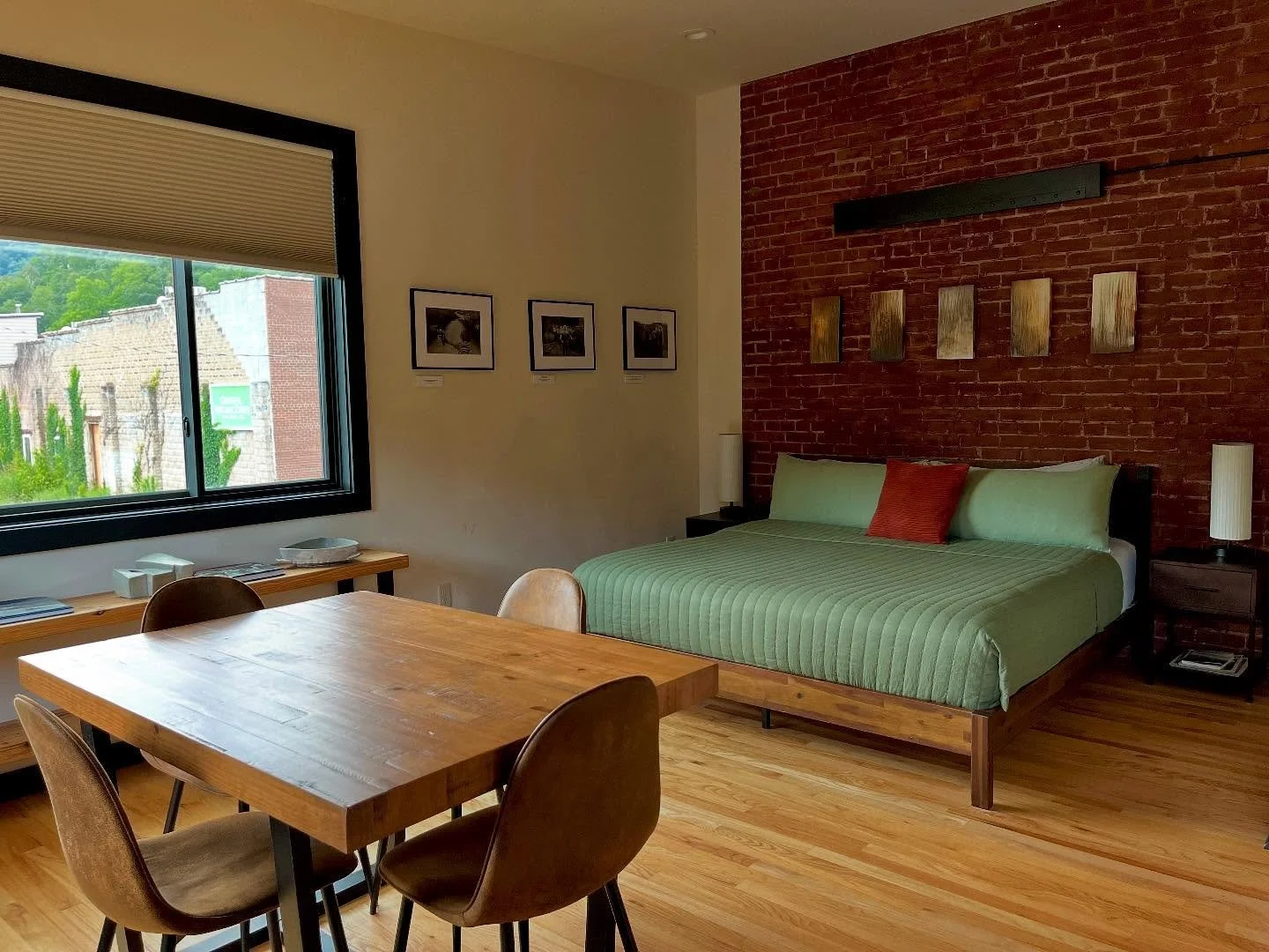 Wake up refreshed in a cozy king bed, pour a fresh cup of coffee into a handcrafted mug, and soak in the river views while picking out your next amazing hike.

The perfect weekend DOES exist!  And it's here in Madison County ✨