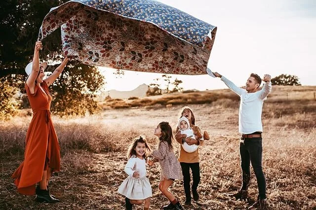 Merry Christmas from The Di Ninos. Hope everyone has a beautiful holiday spending it with those you love. 📷 @shilohcolleen