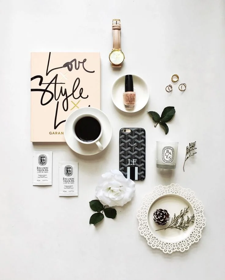 4714f3fb53200b151f060f283fbb5eb2--flat-lay-photography-product-photography-styling-flat-lay.jpg