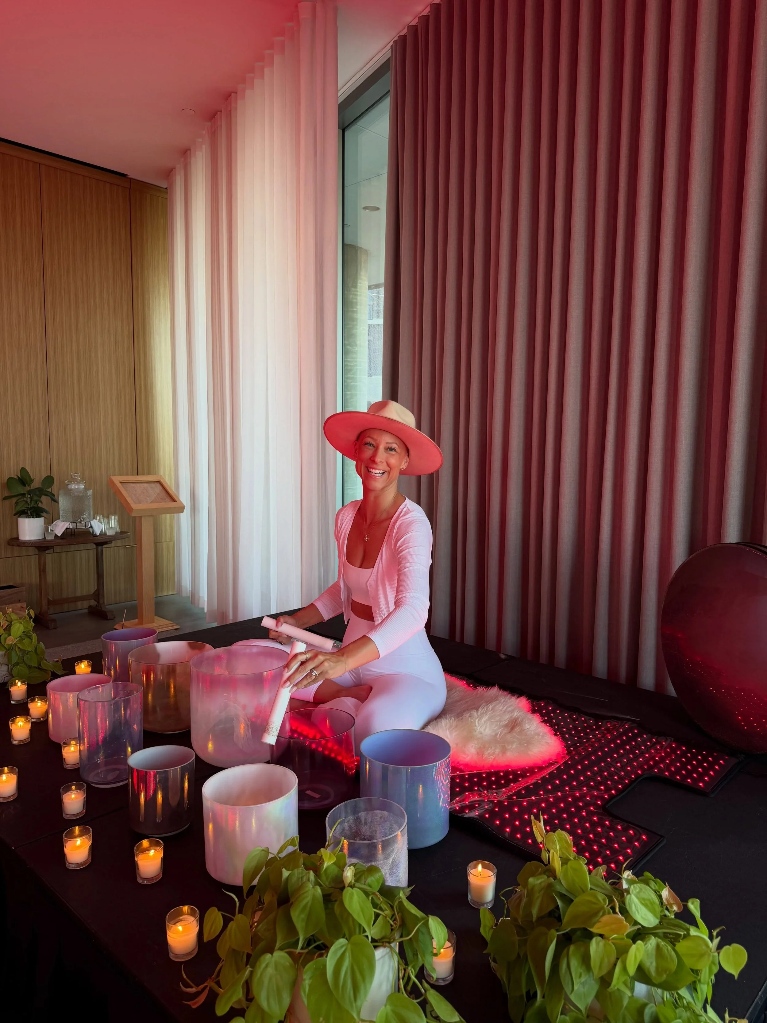 Full Moon Magic 💫
@alowellnessclub x @1hotel.weho x @boncharge_ 

Such a special night of relaxation and healing&hellip; thank you to everyone who joined and helped make this possible!

Exciting news! We&rsquo;re doing it again! 🚨
Red Light Mats an