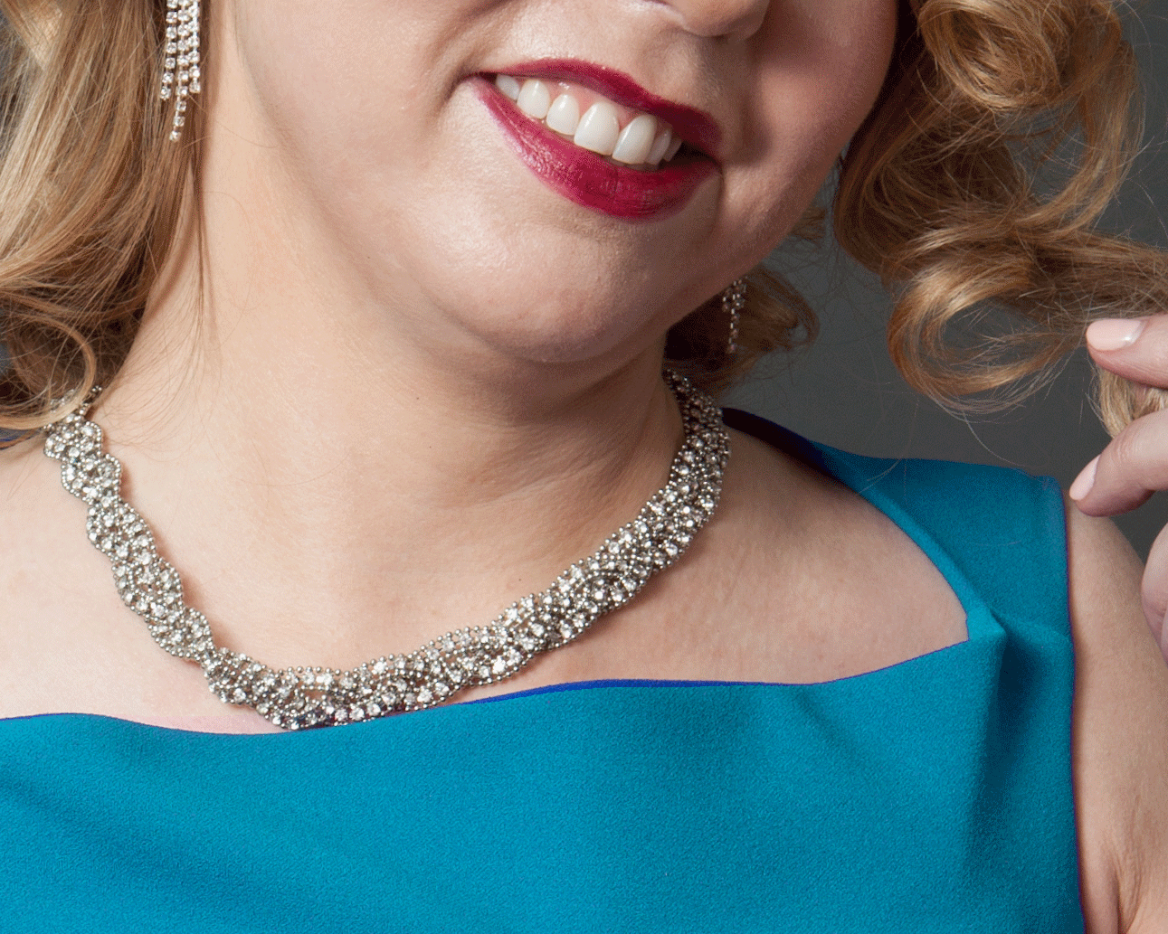 Double chin removed plus skin retouch demo