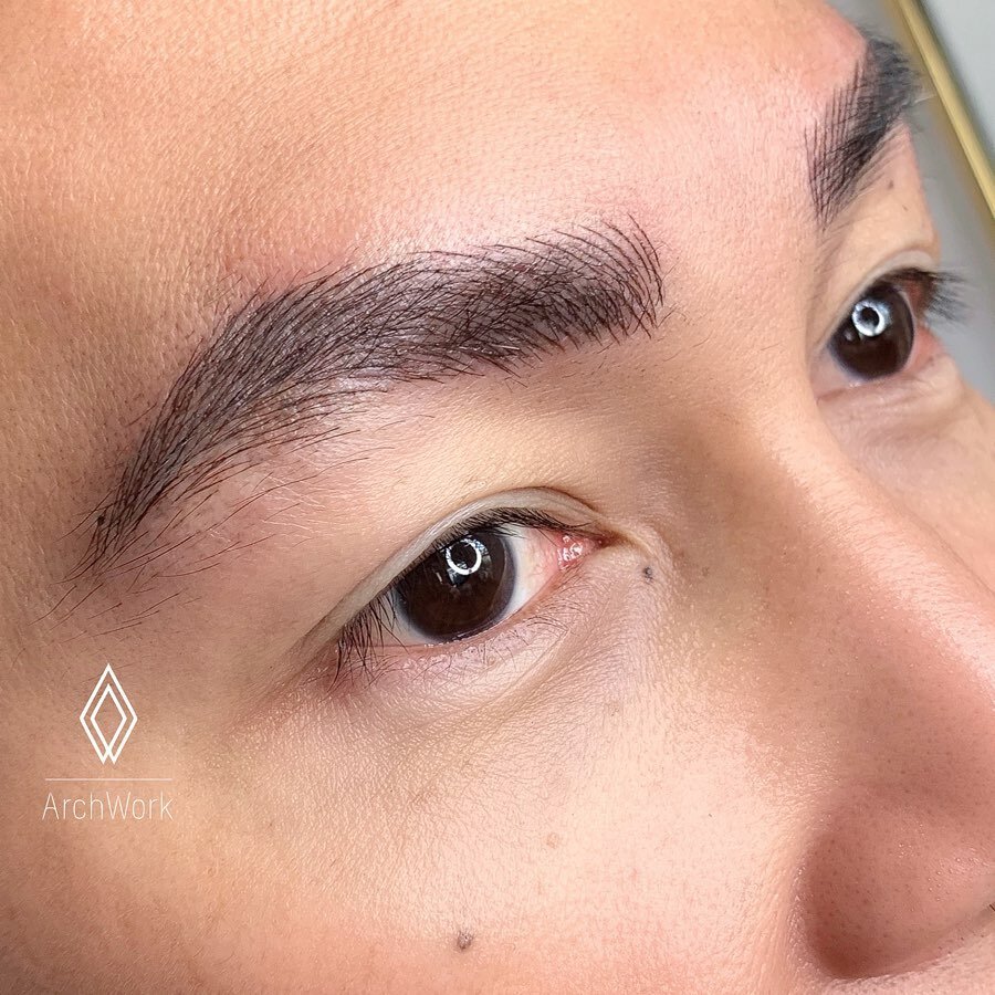 I LOVE doing guy-brows. Swipe to see his transformation from patchy thin brows to full, bold, face-framing beauties. 
Guys need good brows too! .
.
.
.
.
.
.
.
. 
#microblading #manbrows #guybrows #mensbrows #brows#mensgrooming #mensmicroblading #flu