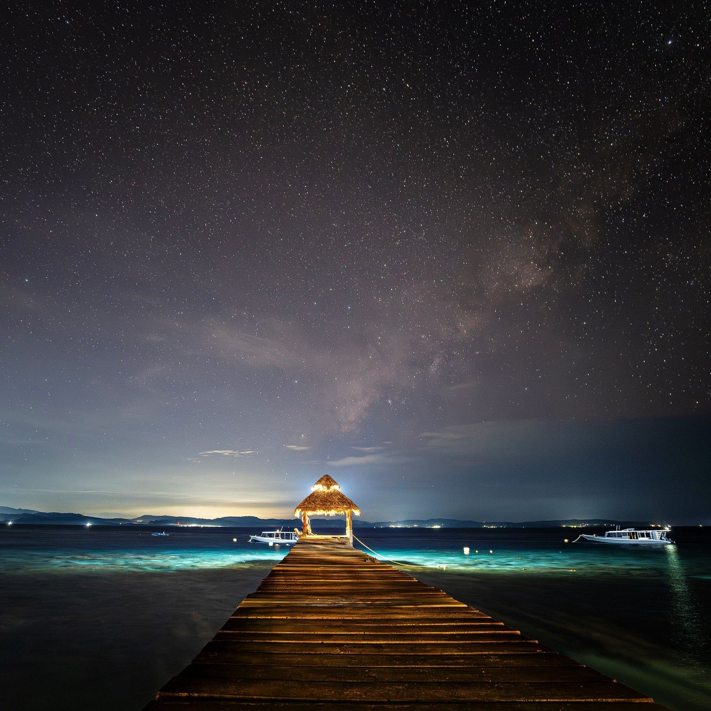 Nights at Coral Eye hit different... just you, the stars, and the kind of quiet that feels magical✨⁠
⁠
#Coraleye #northsulawesi #bangkaisland #dive #scuba #islandlife #adventure #travel #divetravel #paradise