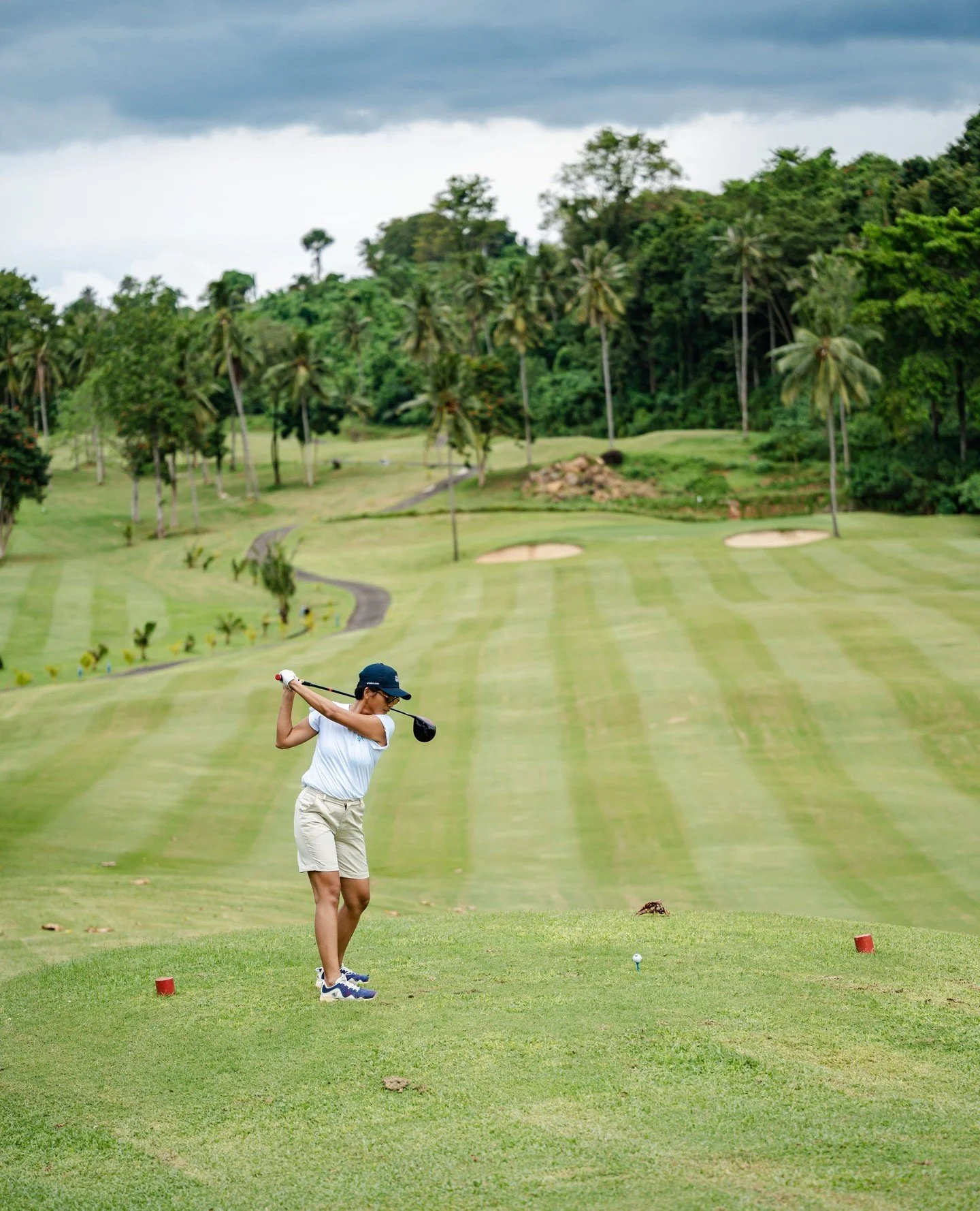 Swing, smile, repeat&hellip;⛳️🏌️&zwj;♀️⁠
⁠
#Coraleye #northsulawesi #bangkaisland #dive #scuba #islandlife #adventure #travel #divetravel #paradise