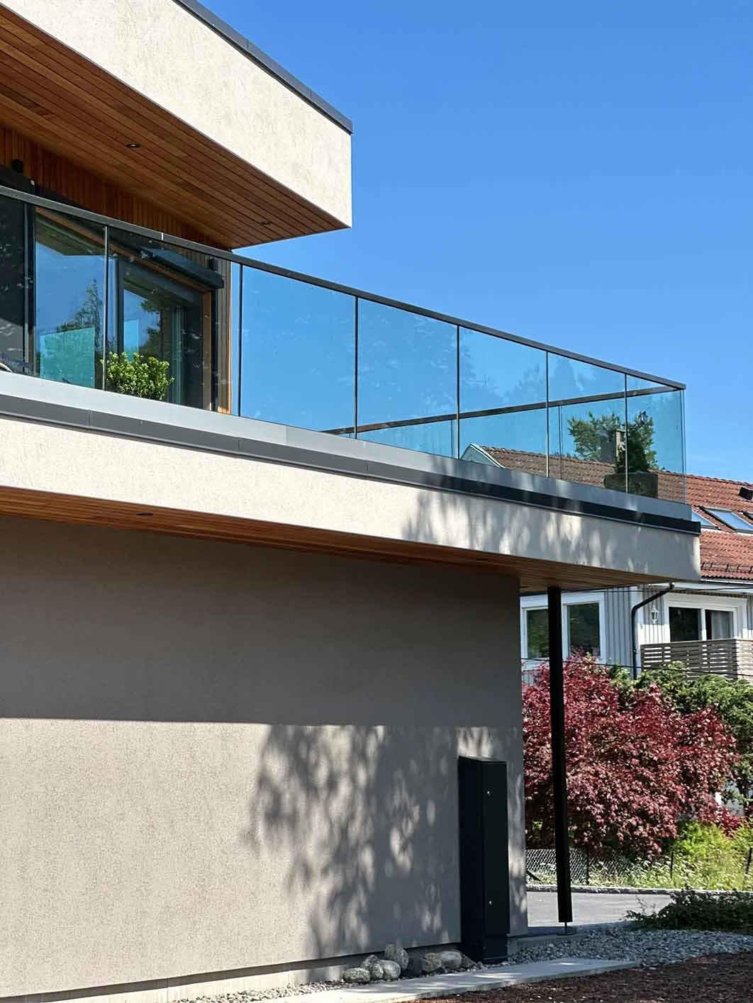 fasade detalj murhus glassrekkverk.jpg
