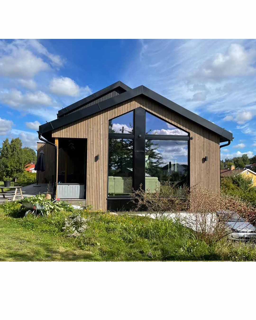 Noen flere bilder av #LNJV_17A Fasadeendring, tilbygg og p&aring;bygg. Morsomt &aring; se bilder av det originale huset og hvordan det har blitt😊 Se f&oslash;rbilder p&aring; H&oslash;ydepunkt LNJV-17A