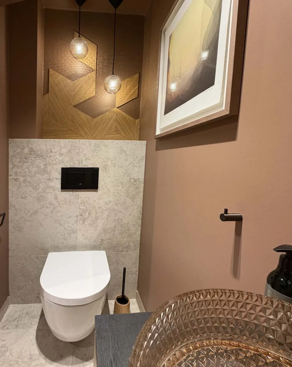 Liten wc 2, trewerkfliser, glassvask.jpg
