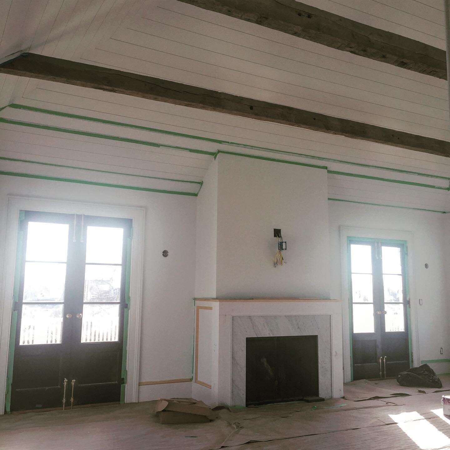 Fabulous light in one of the master suites @quimbylane 

#oceanroad #bridgehampton #renovation #builder @houseworks_ny #houseextension #renovation #newbuild #sagharbor #easthampton #amagansett #shelterisland #architecture #interiordesign #highceiling