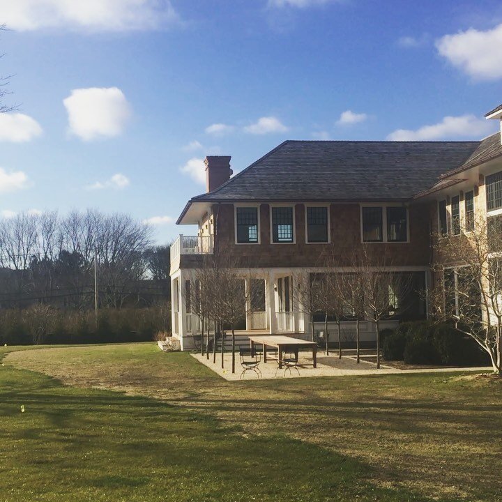 Looks like ready @quimbylane 
#houseworksny #builder #renovation #movedhouse #newbasement #houseextension #newbuild #hamptons #coastalliving #oceanroad #bridgehampton 
#quimbylane 
#easthampton #sagharbor #amagansett #southampton #shelterisland